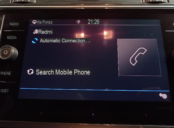 How to activate Bluetooth in the car