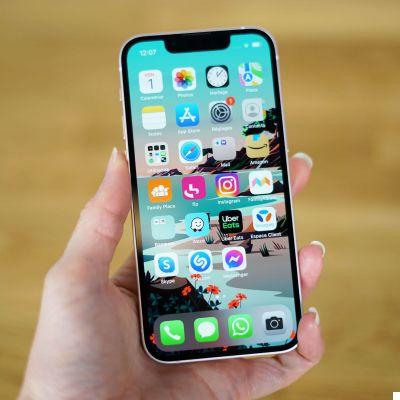 Prueba del iPhone 13 Mini: el último de Apple aguanta... y se carga