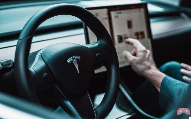 Tesla: drivers can now add stops to their routes on the GPS